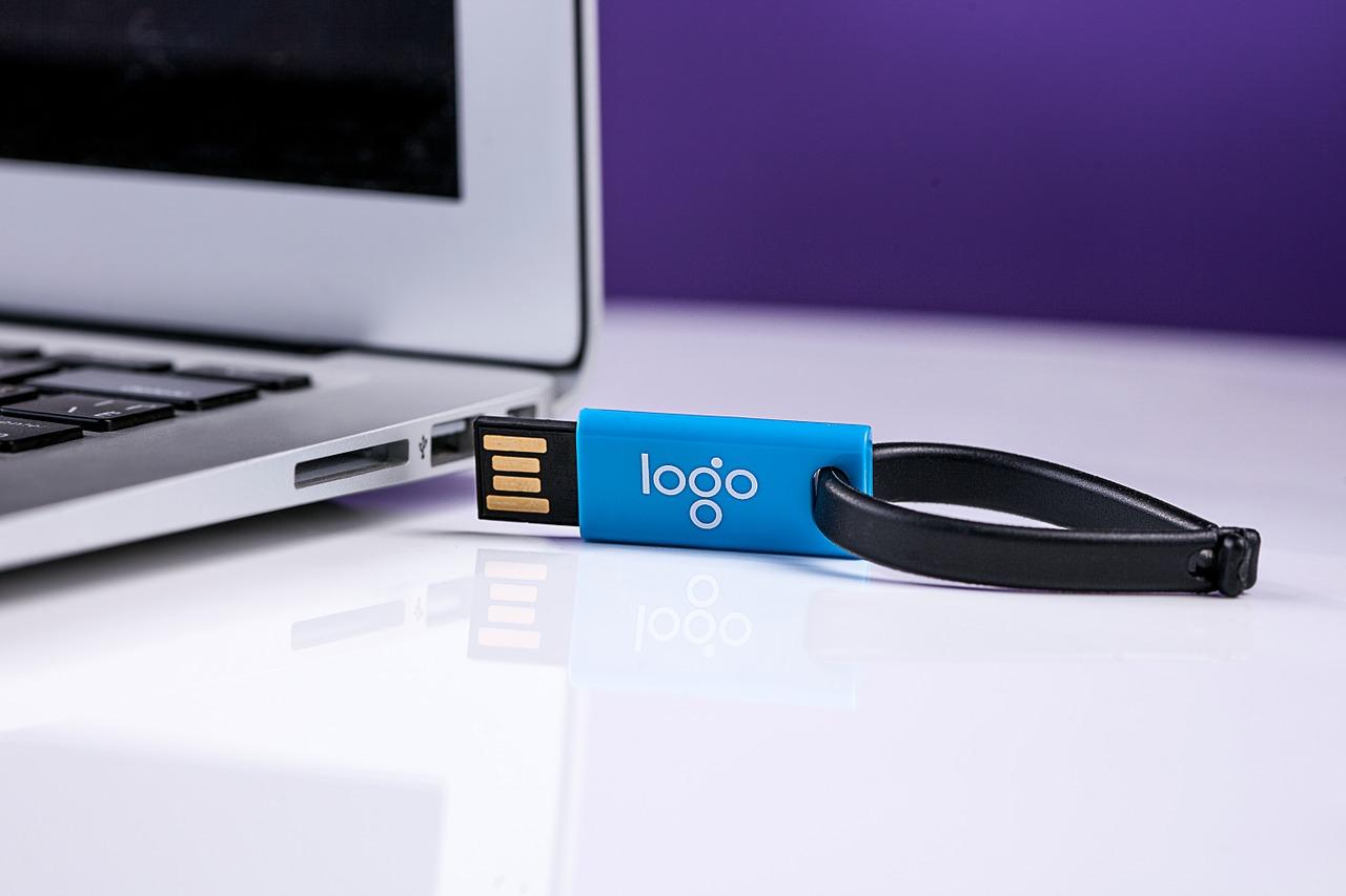 Nośnik danych USB doskonałym gadżetem firmowym