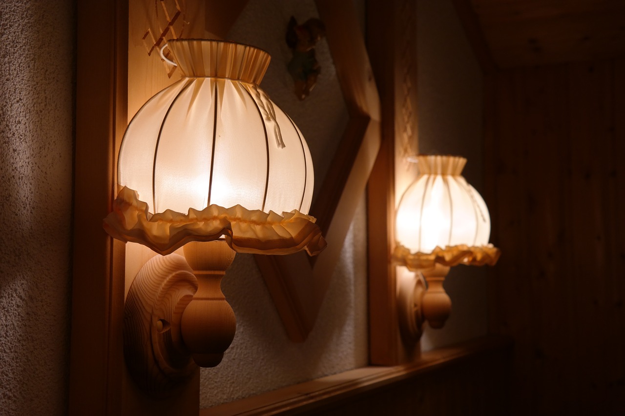 Jak wybrać lampy na korytarz?