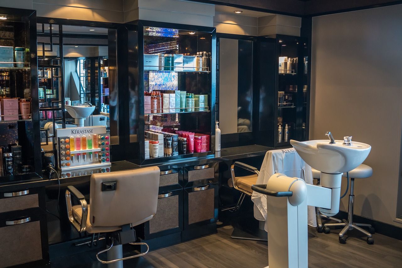 Skąd nabyć profesjonalne zaopatrzenie do salonu fryzjerskiego?