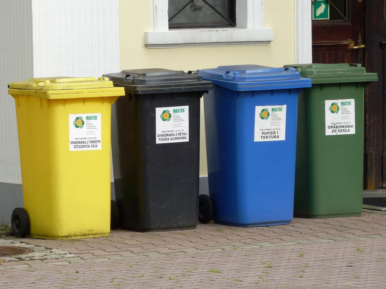 Odpowiednia segregacja śmieci – co nam w tym pomoże?